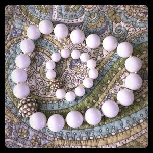 White costume necklace and bracelet set
